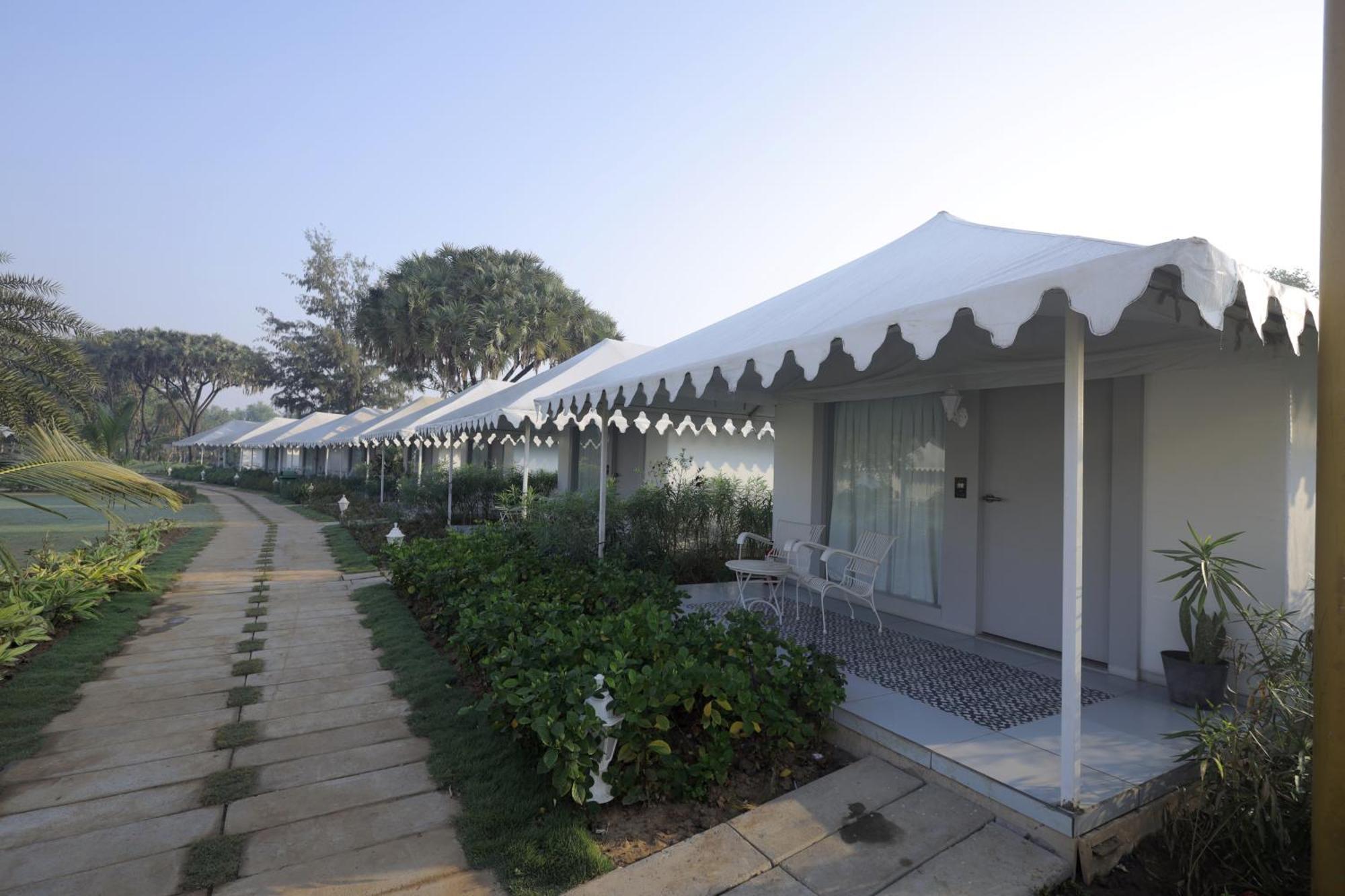 The Fern Seaside Luxurious Tent Resort Daman Exterior foto