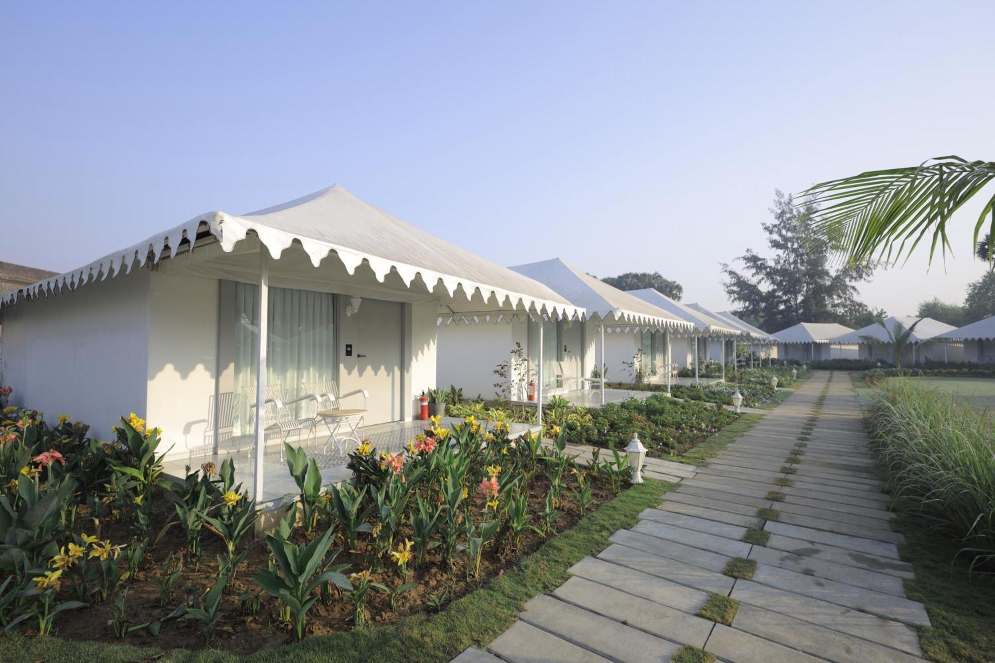 The Fern Seaside Luxurious Tent Resort Daman Exterior foto